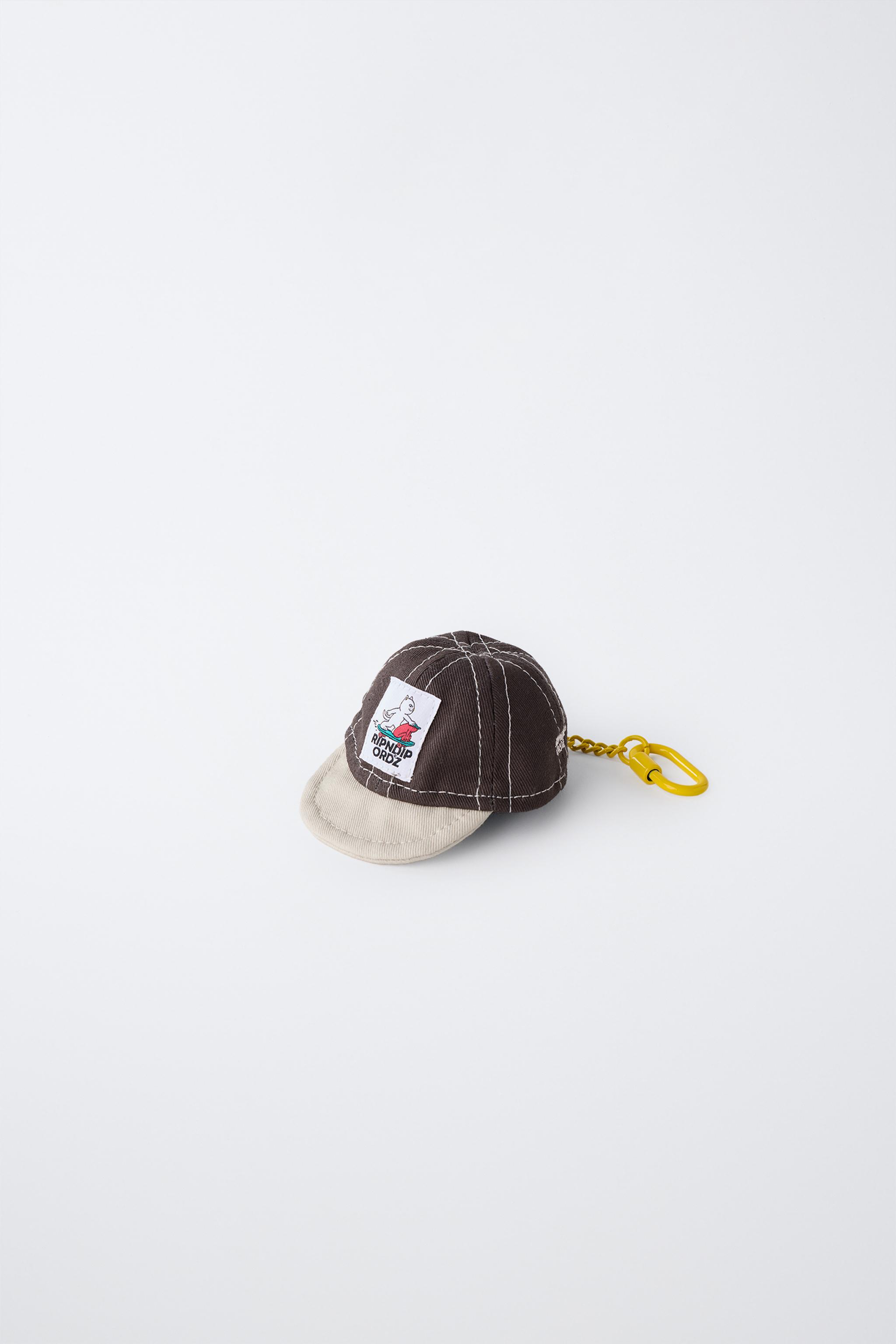 PORTE-CLÉS CASQUETTE RIPNDIP © X ZARA KIDS
